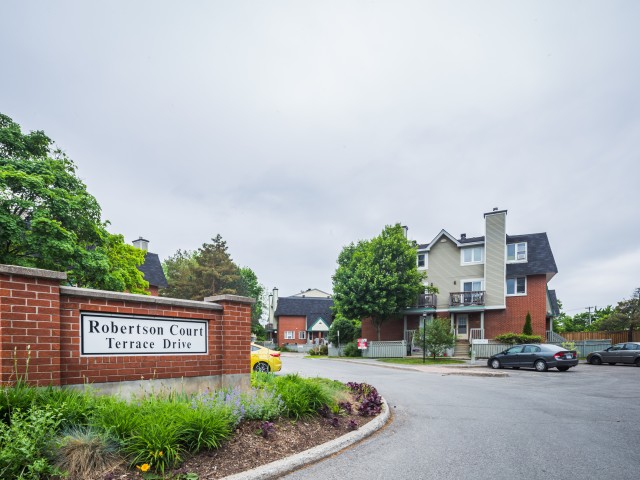 Robertson Court photo
