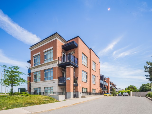 South Station Barrhaven photo
