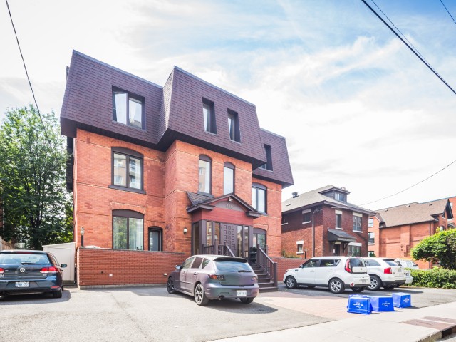 320 Waverley Street photo