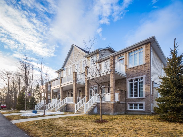 Kinghaven Crescent Townhomes photo