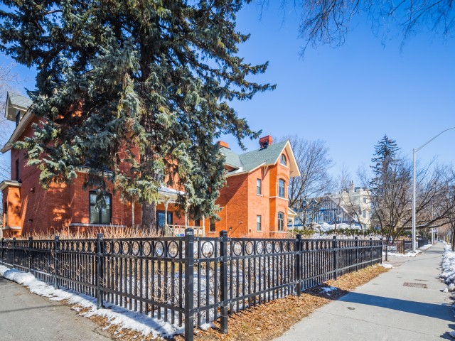 Strathcona on the Park photo