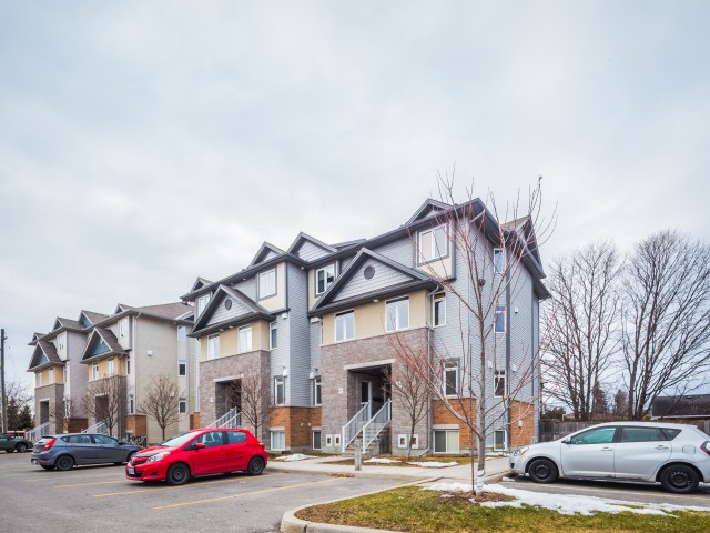 Redtail Private Townhomes photo