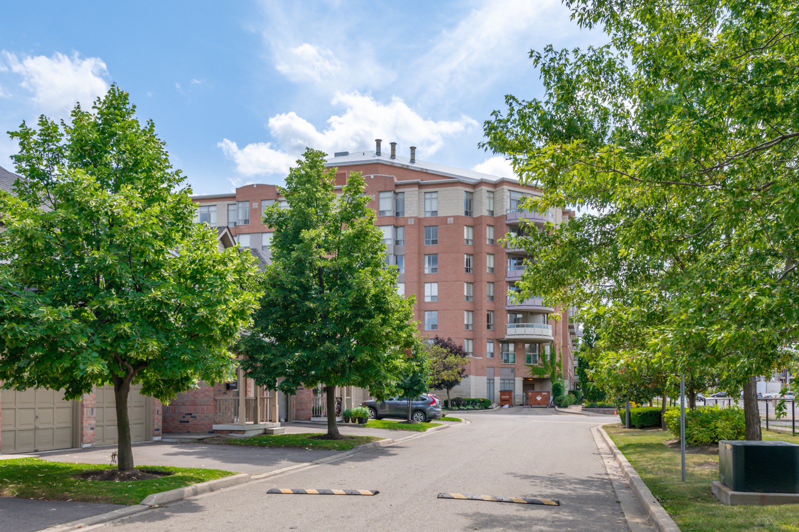 Erin Mills Terrace at 4640 Kimbermount Ave, Mississauga 1