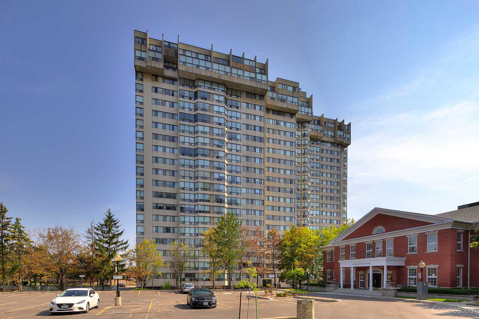 Sherwood Towers at 200 Robert Speck Pkwy, Mississauga 0