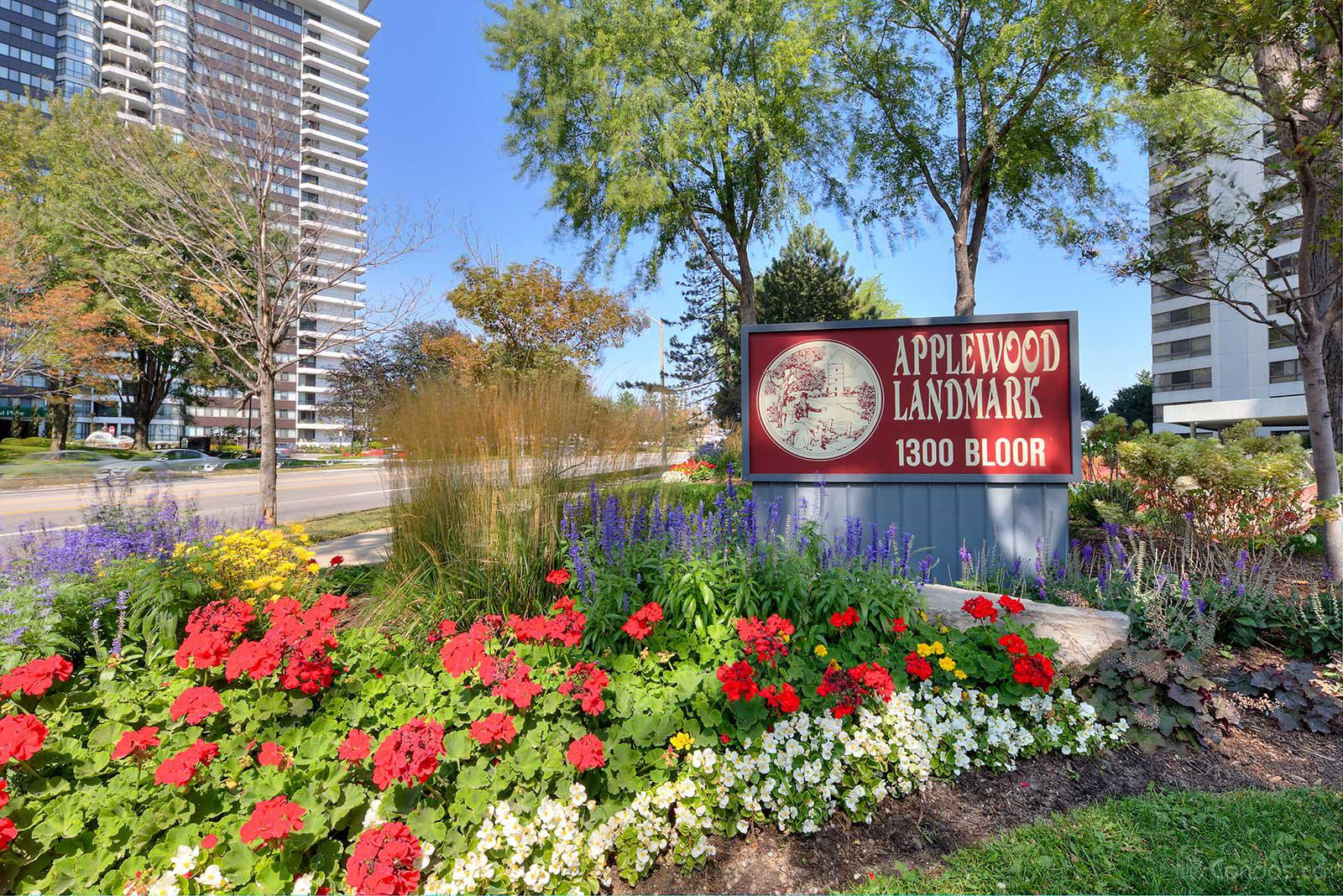 Applewood Landmark at 1300 Bloor St, Mississauga 1