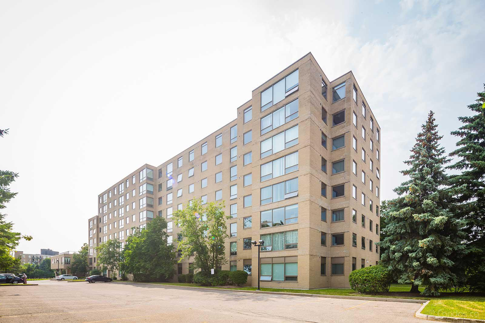 Mackenzie Square at 326 Major Mackenzie Dr, Richmond Hill 1