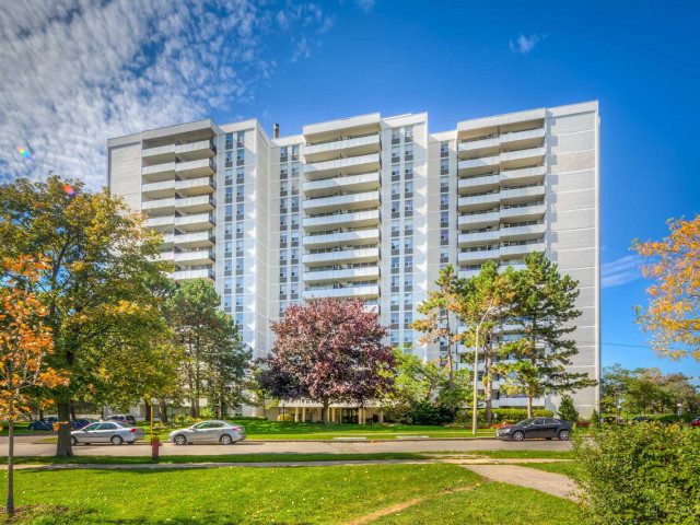 20 Forest Manor Road Condos