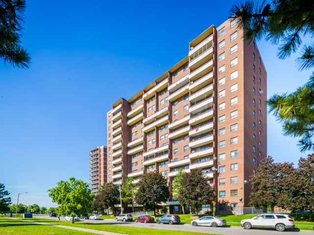 45 Silverstone Drive Condos