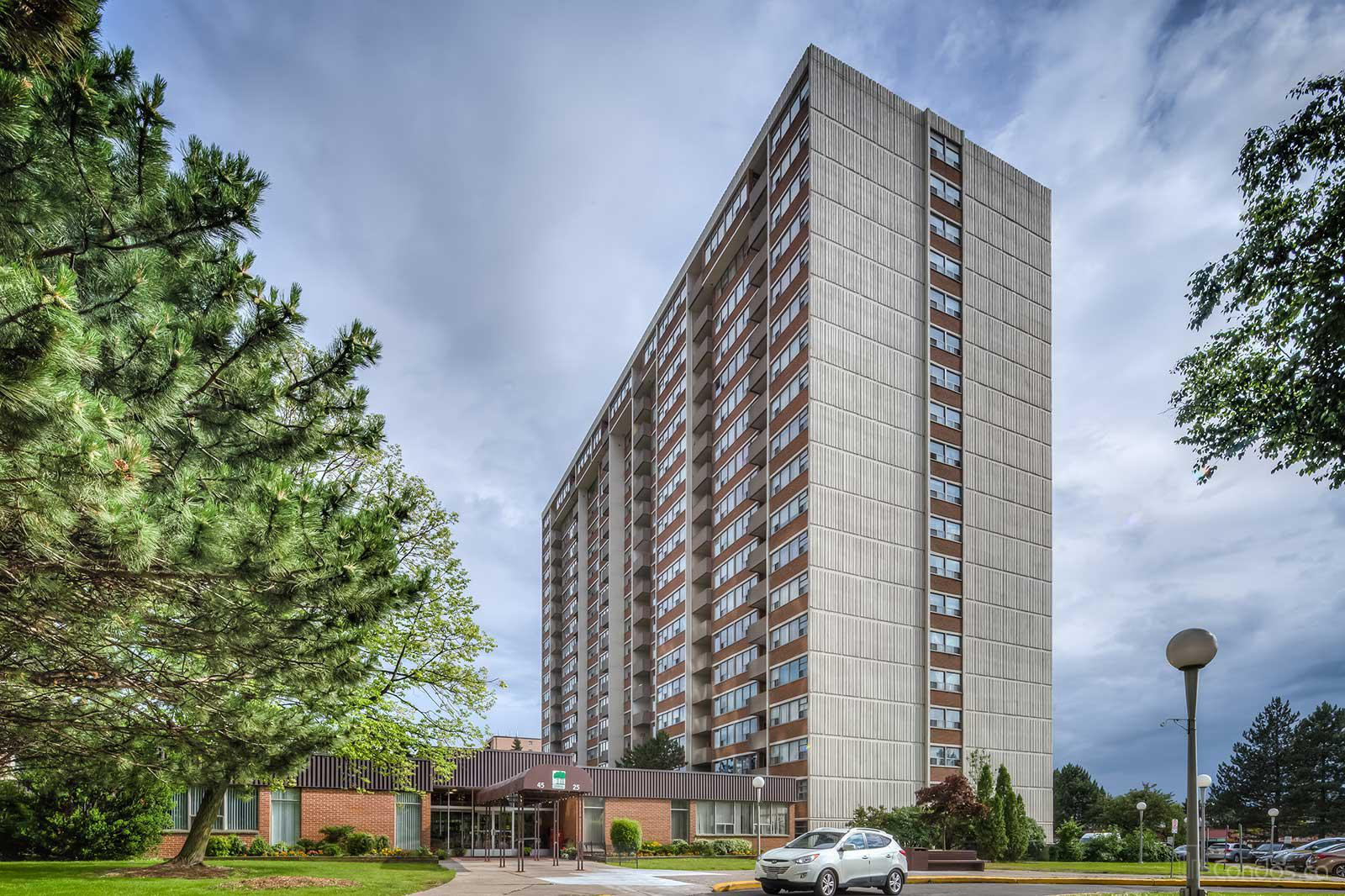 Woodlands On The Park at 25 Silver Springs Blvd, Toronto 1