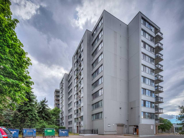 2500 Bridletowne Circle Condos hero image