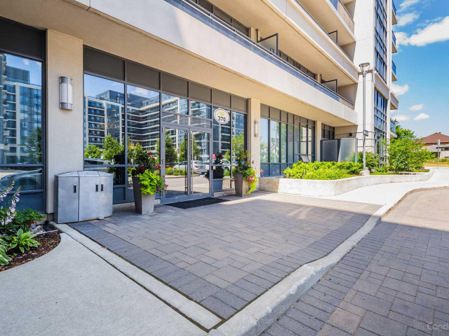 Royal Gardens Condos