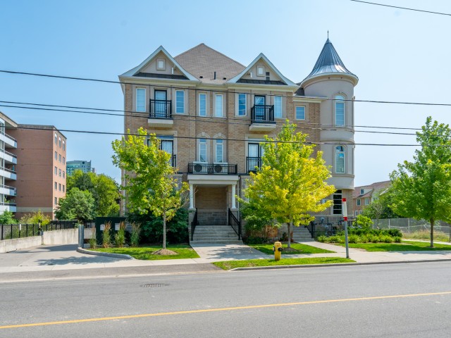 Yonge View Condo Towns photo