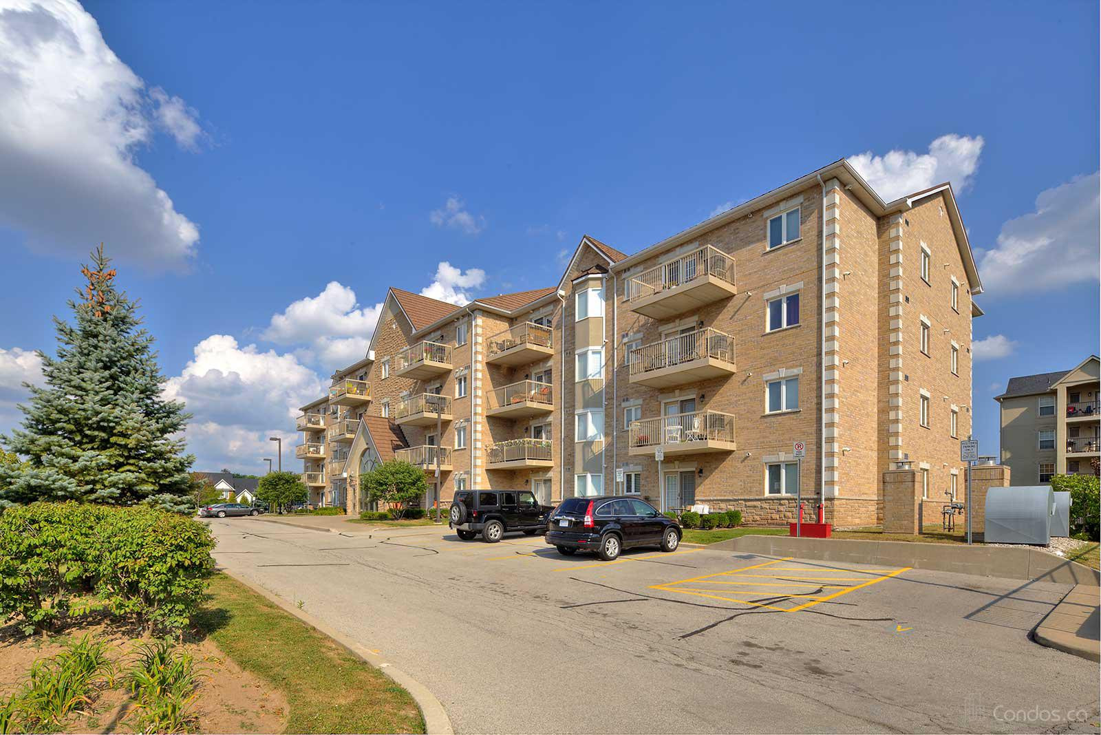 Kensington Gate at 4006 Kilmer Dr, Burlington 1
