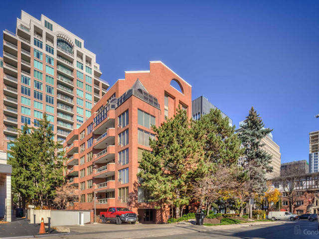 2 Lynwood Avenue Condos photo
