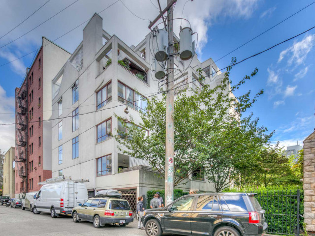 Kelvin Court photo