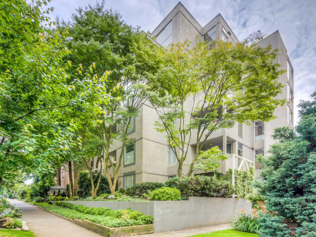 Kenwood Court photo