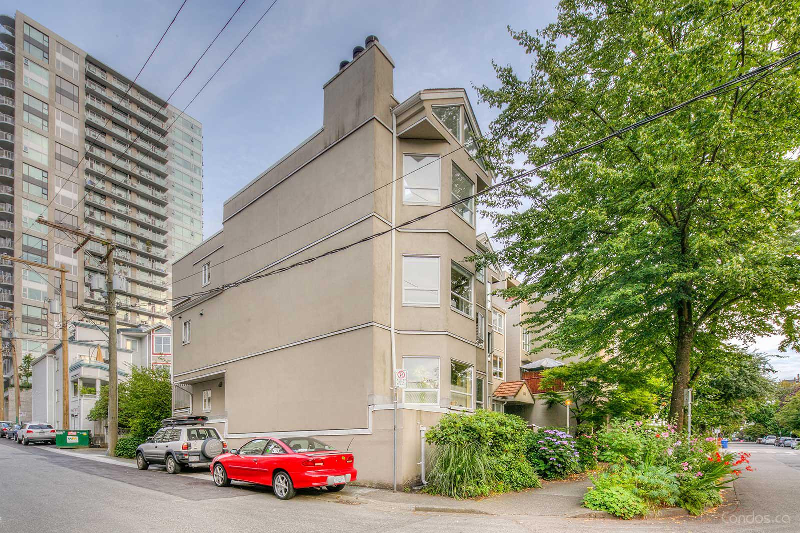 Sunset Place at 1032 Nicola St, Vancouver 1