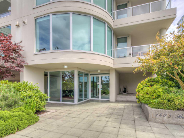 1403 Beach