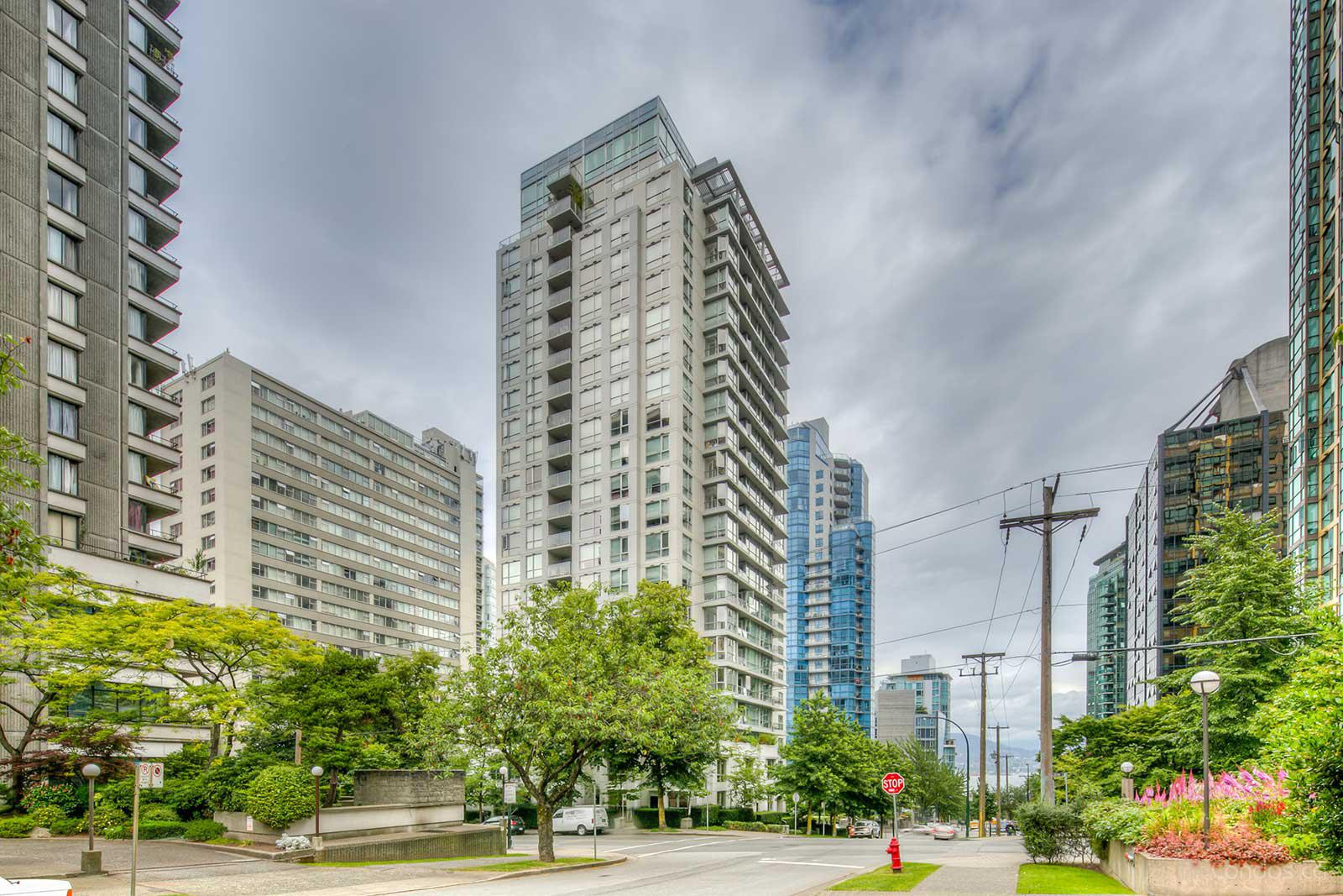 George - The Condominiums at 1420 W Georgia St, Vancouver 1