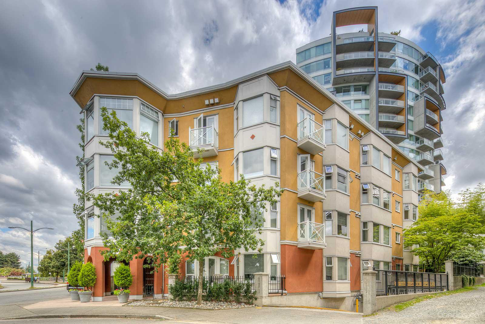 Gryphon Court at 1562 W 5th Ave, Vancouver 0