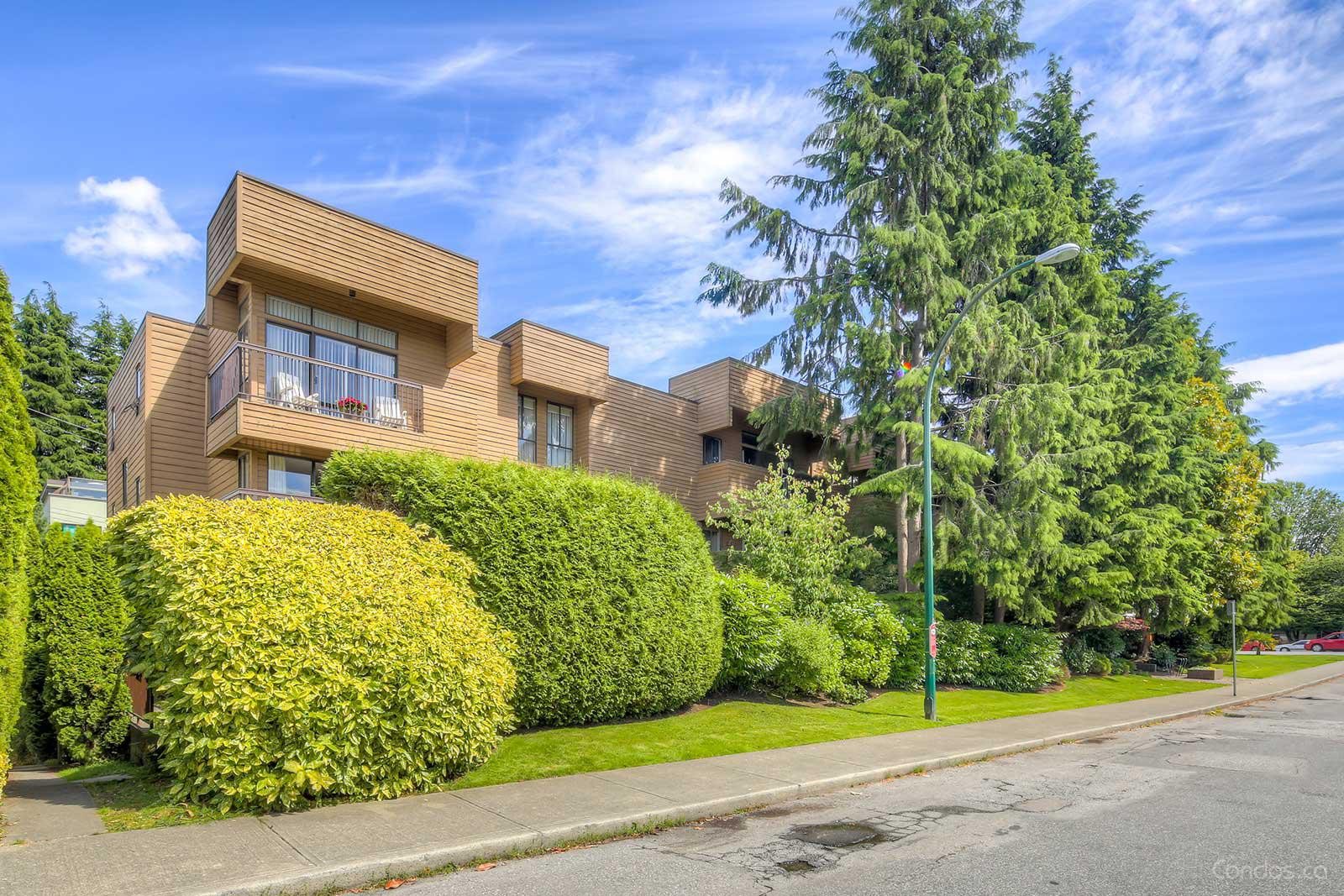 Kitsilano Point at 1450 Laburnum St, Vancouver 1