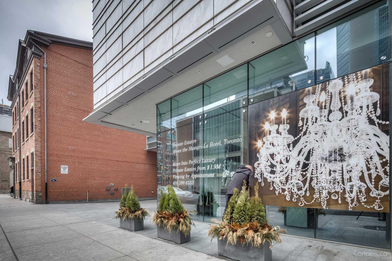 Shangri-La at 180 University Ave, Toronto 1