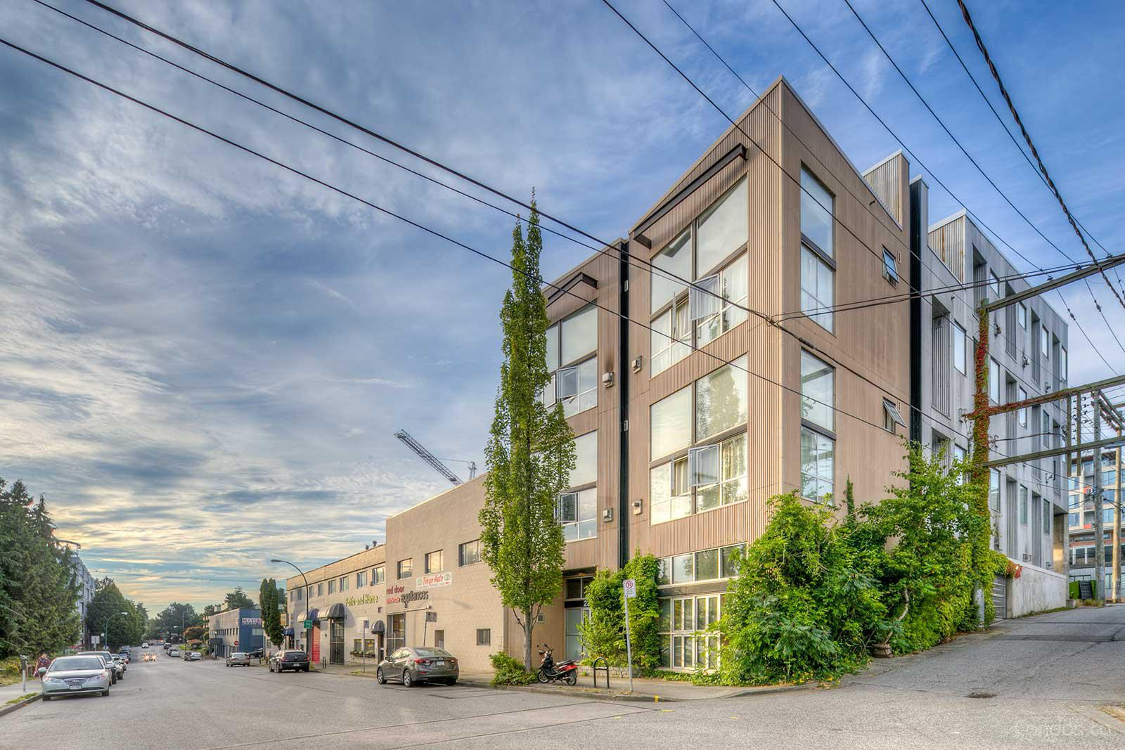 Granite Block at 234 E 5th Ave, Vancouver 0