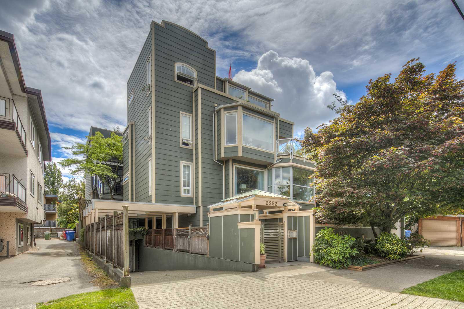 The Tiburon at 2252 W 5th Ave, Vancouver 0