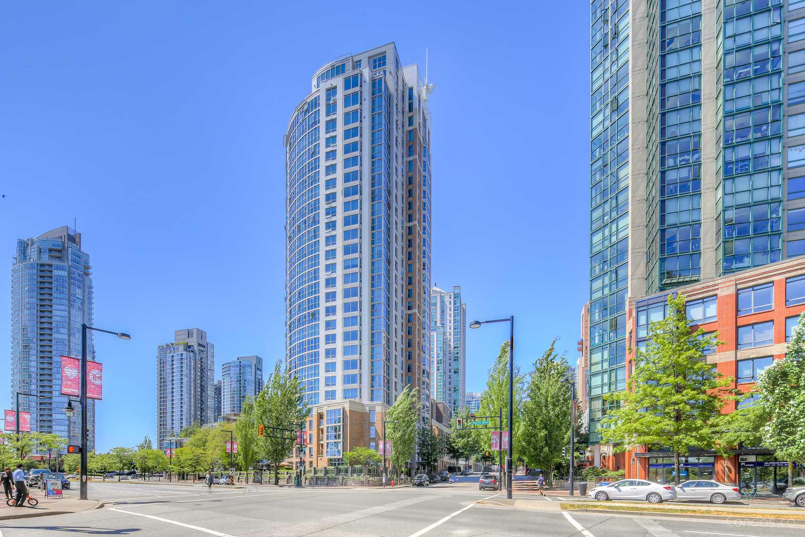 Governor's Tower at 388 Drake St, Vancouver 1