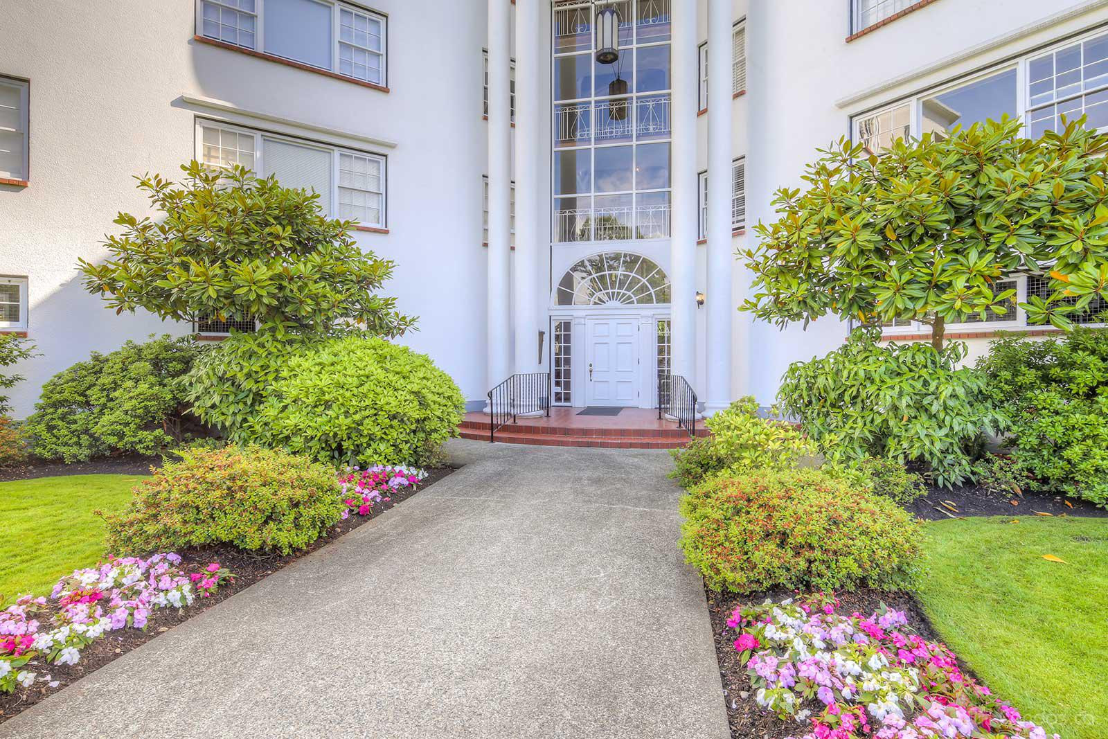 Killarney Manor at 2890 Point Grey Rd, Vancouver 1