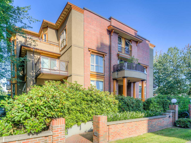 Sterling Court photo