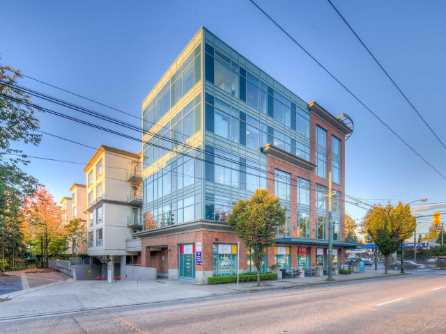 Crowne on Oak photo