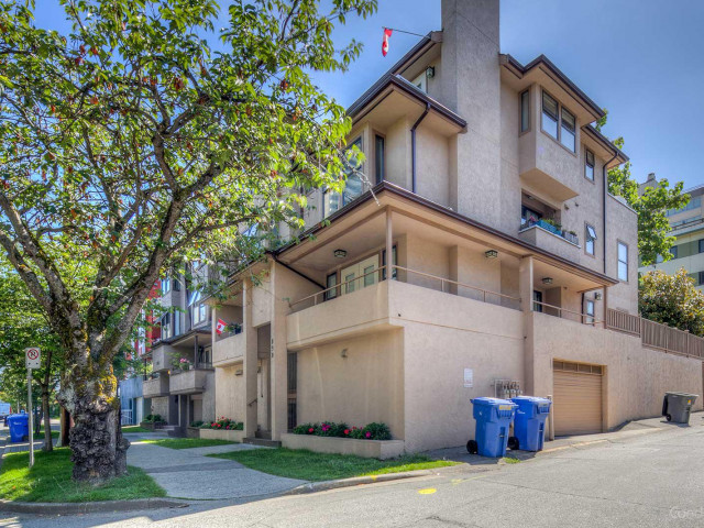 890 Broughton photo