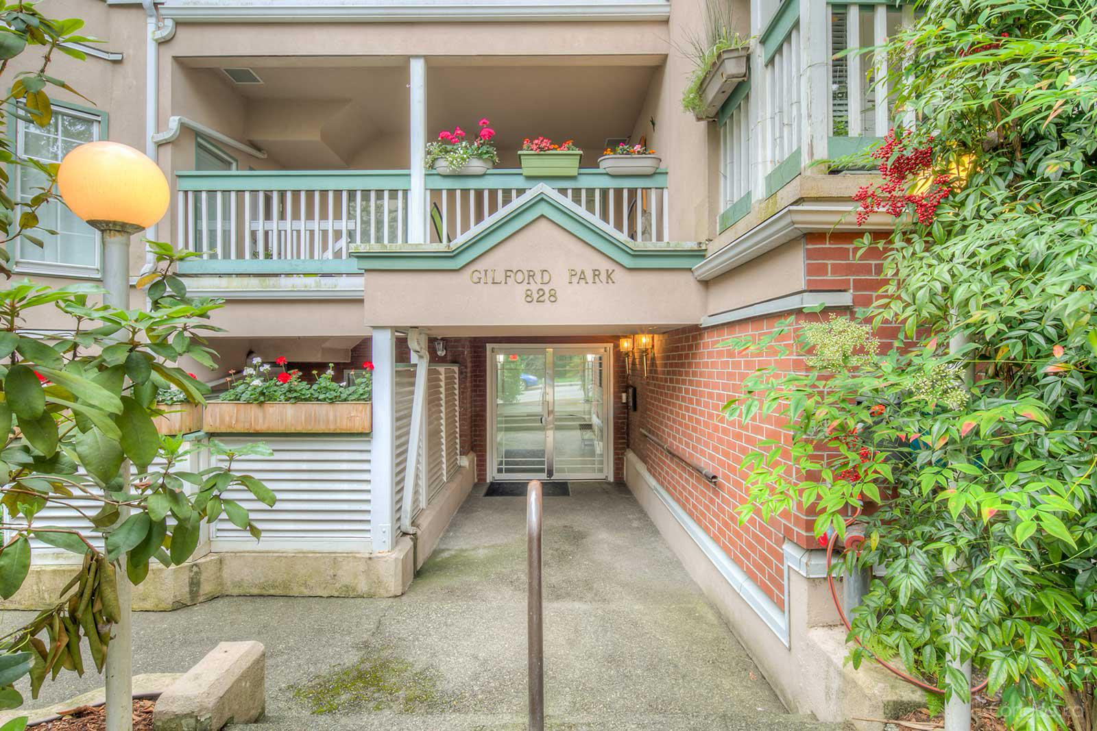 Gilford Park at 828 Gilford St, Vancouver 0