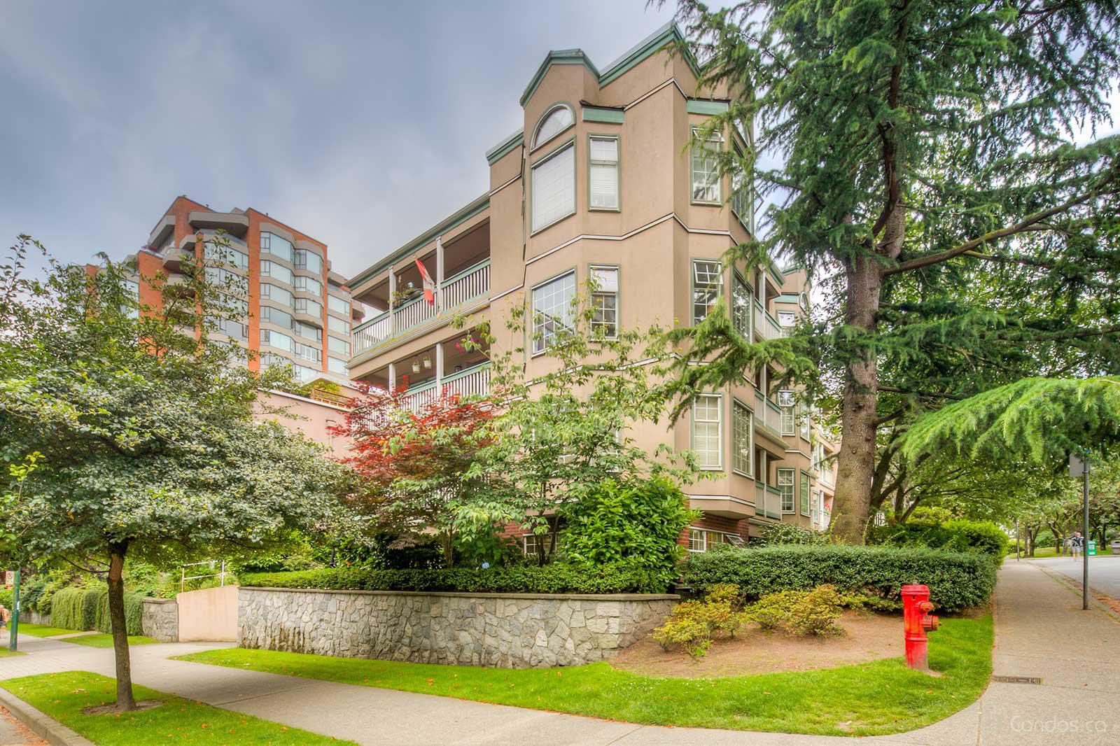 Gilford Park at 828 Gilford St, Vancouver 1