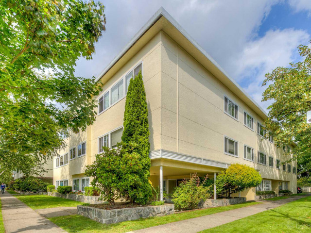 Boulevard Manor photo