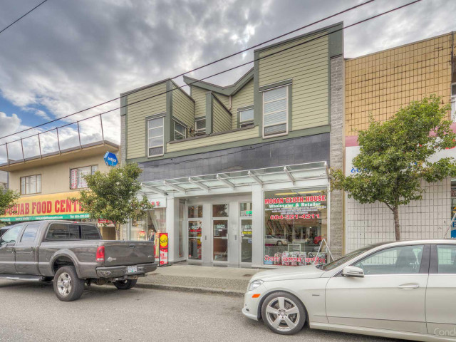 6621 Main Street photo