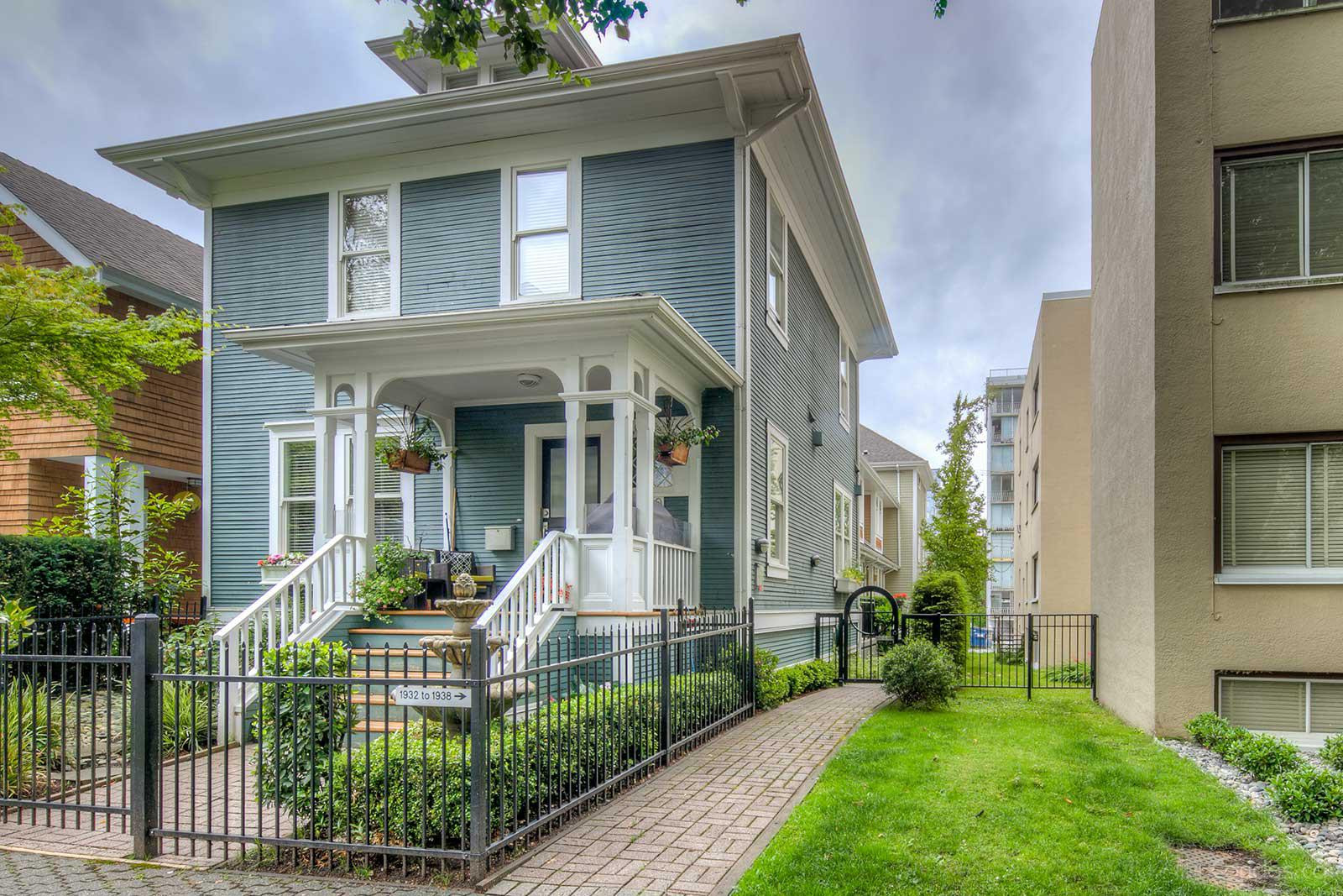 Stanley Park Mews at 1934 Haro St, Vancouver 0