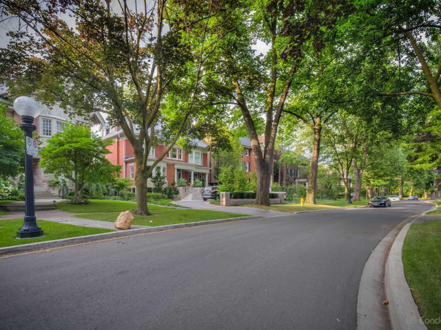 1 Chestnut Park Condos photo