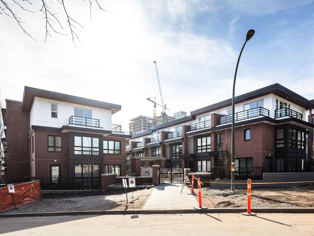 Park & Metro Townhouses photo