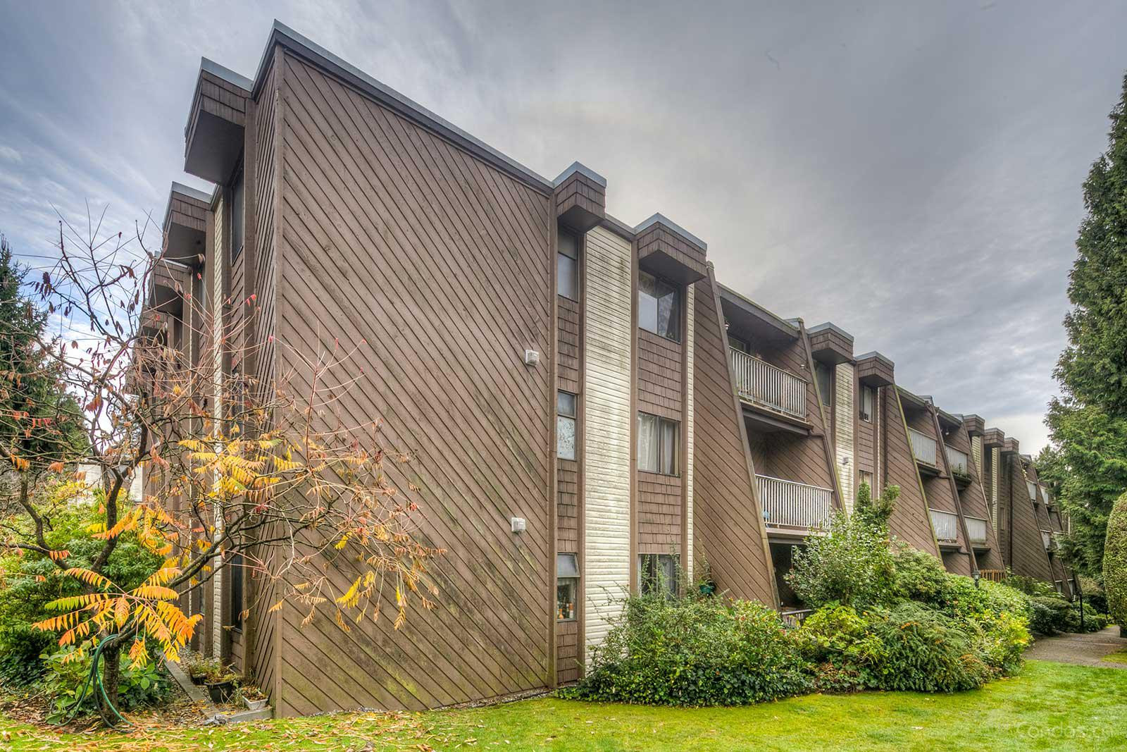 Lougheed Estates at 3921 Carrigan Crt, Burnaby 0