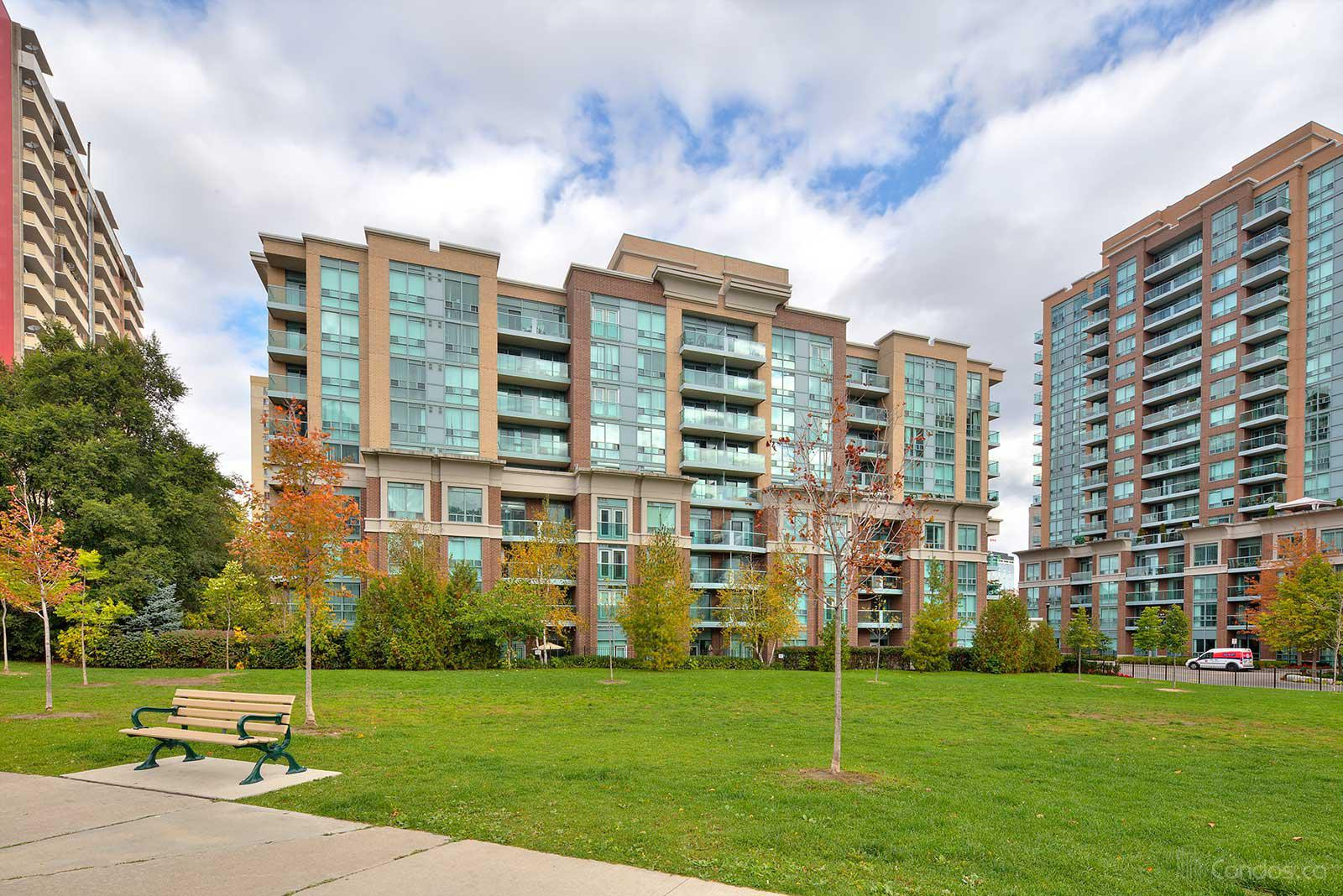 Port Royal Place Ⅰ at 17 Michael Power Pl, Toronto 1