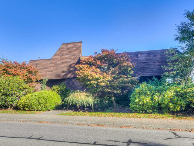 Edgeview Manor