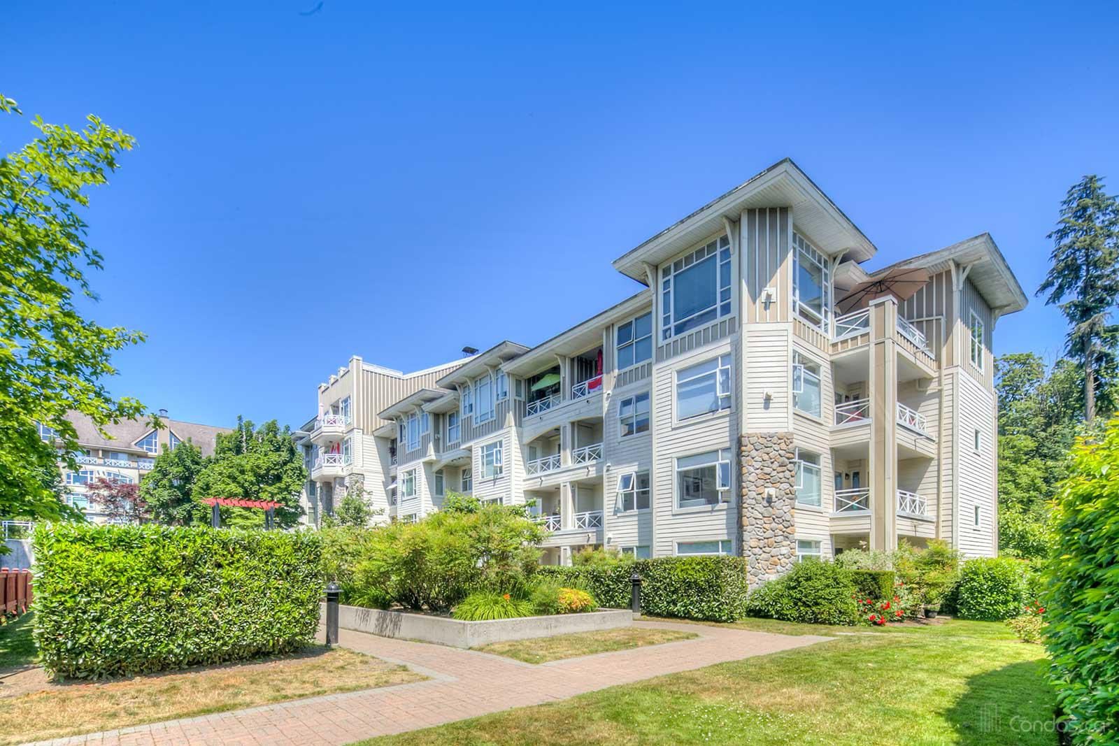 Ravenwoods at 3625 Windcrest Dr, North Vancouver District 1