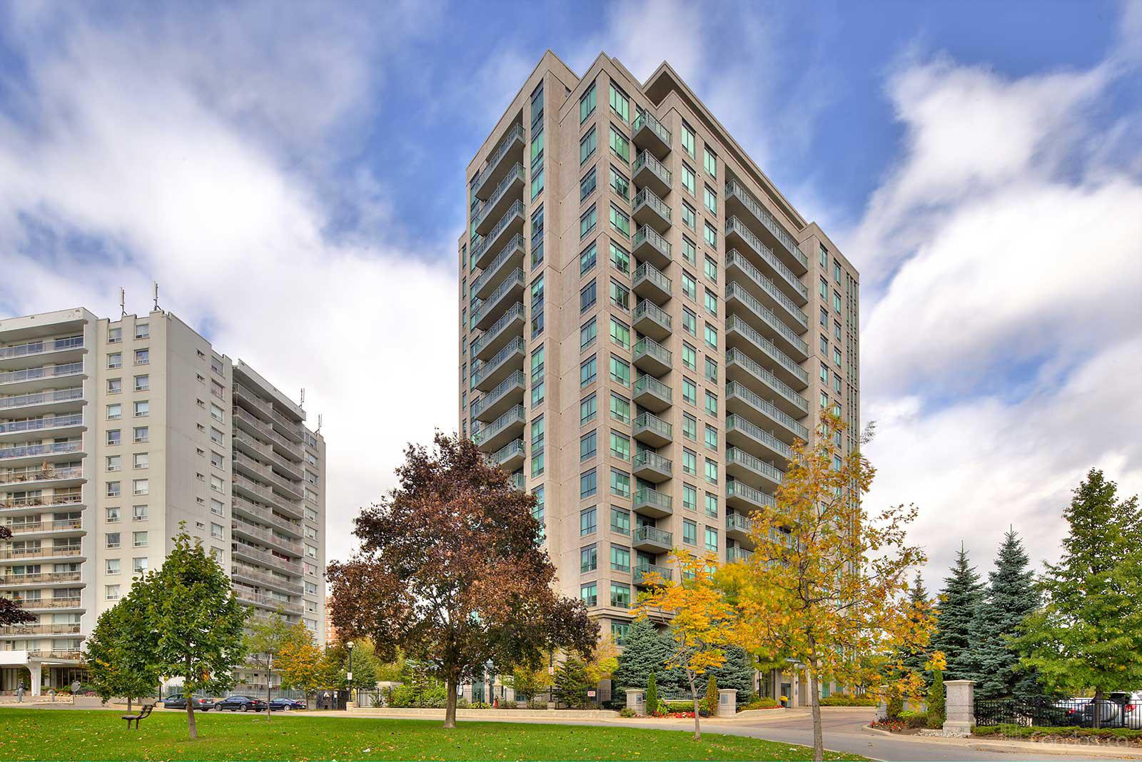 The Fountains of Edenbridge at 38 Fontenay Crt, Toronto 0