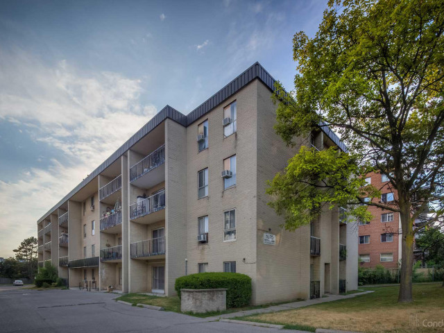 1690 Victoria Park Avenue Condos