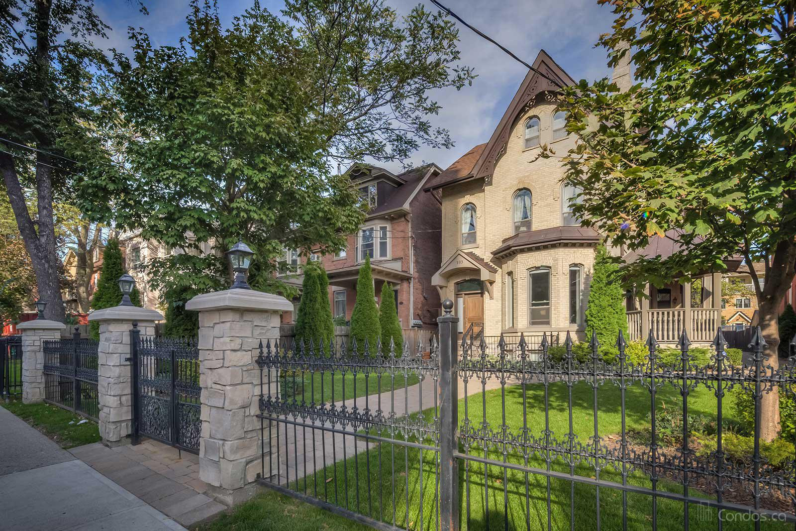 The Four Courts Cabbagetown at 103 Pembroke St, Toronto 0