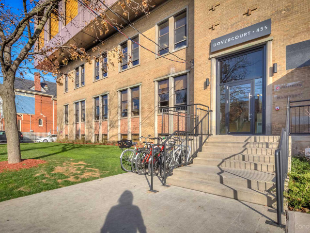 455 Dovercourt Condos photo