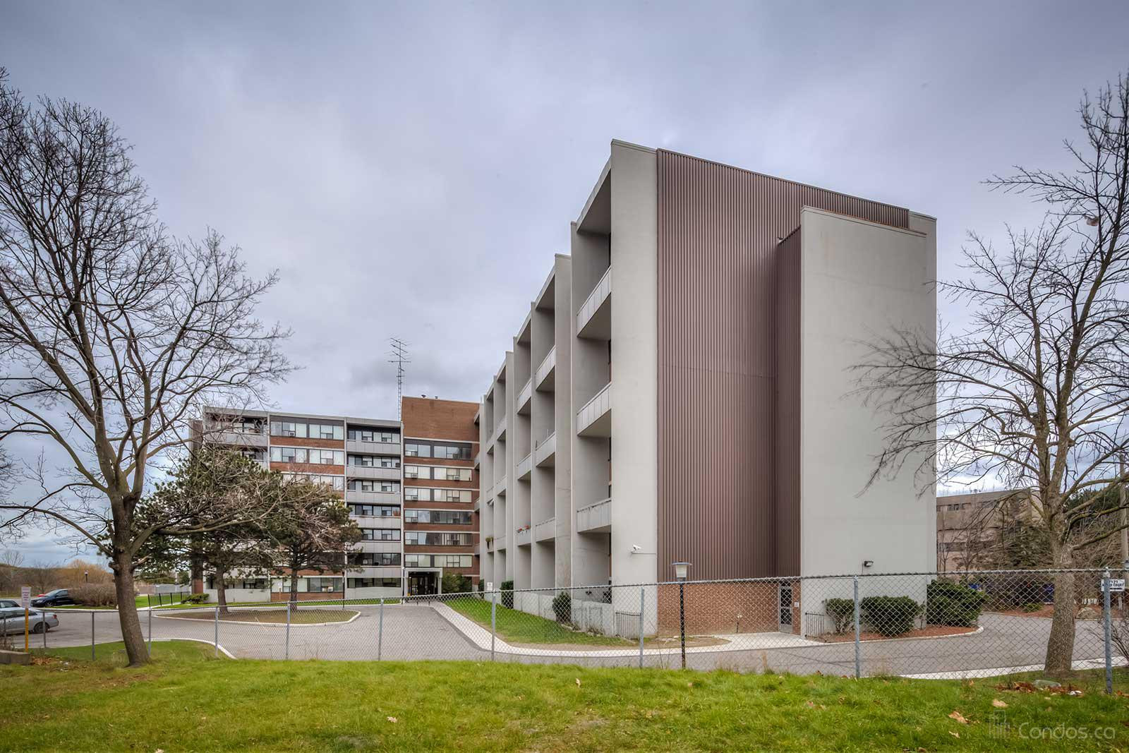 2121 Roche Condos at 2121 Roche Crt, Mississauga 1