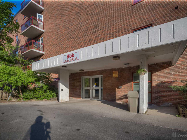 900 Glen St photo